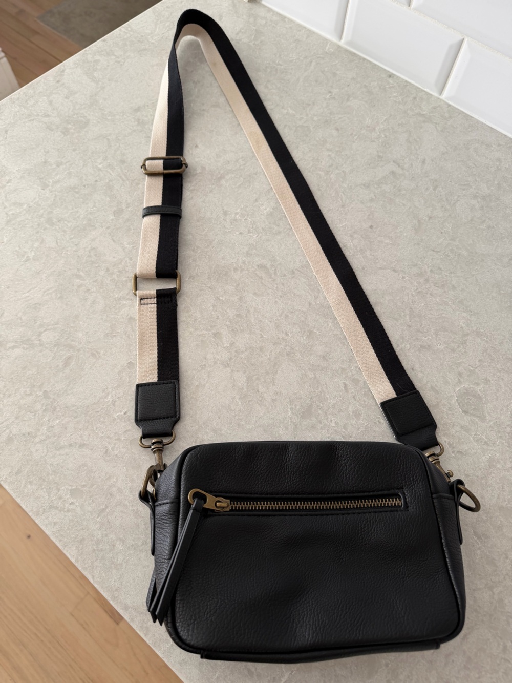Universal Thread Black Crossbody Bag with Beige & Black Strap